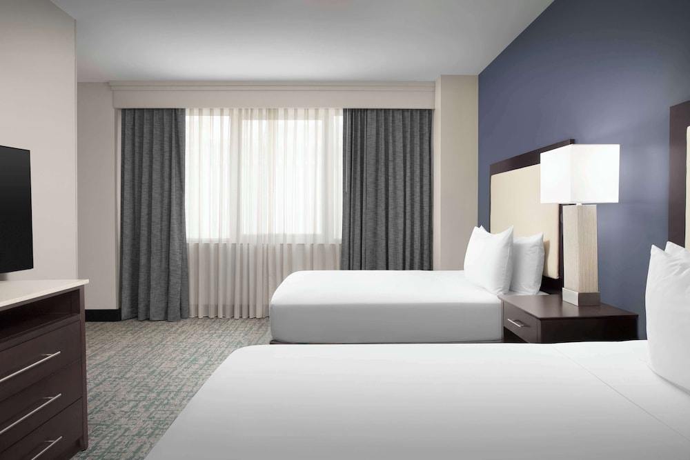 Suite, 2 Queen Beds, Accessible, Bathtub (Mobility & Hearing) photo 2