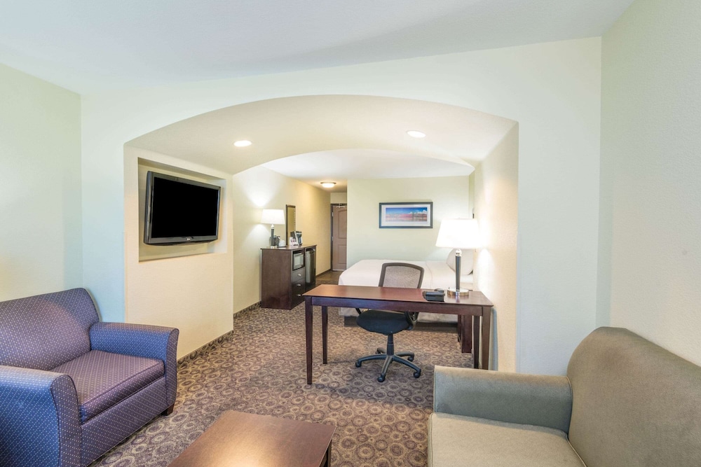 Deluxe Suite, 1 King Bed with Sofa bed, Non Smoking (Various Views)