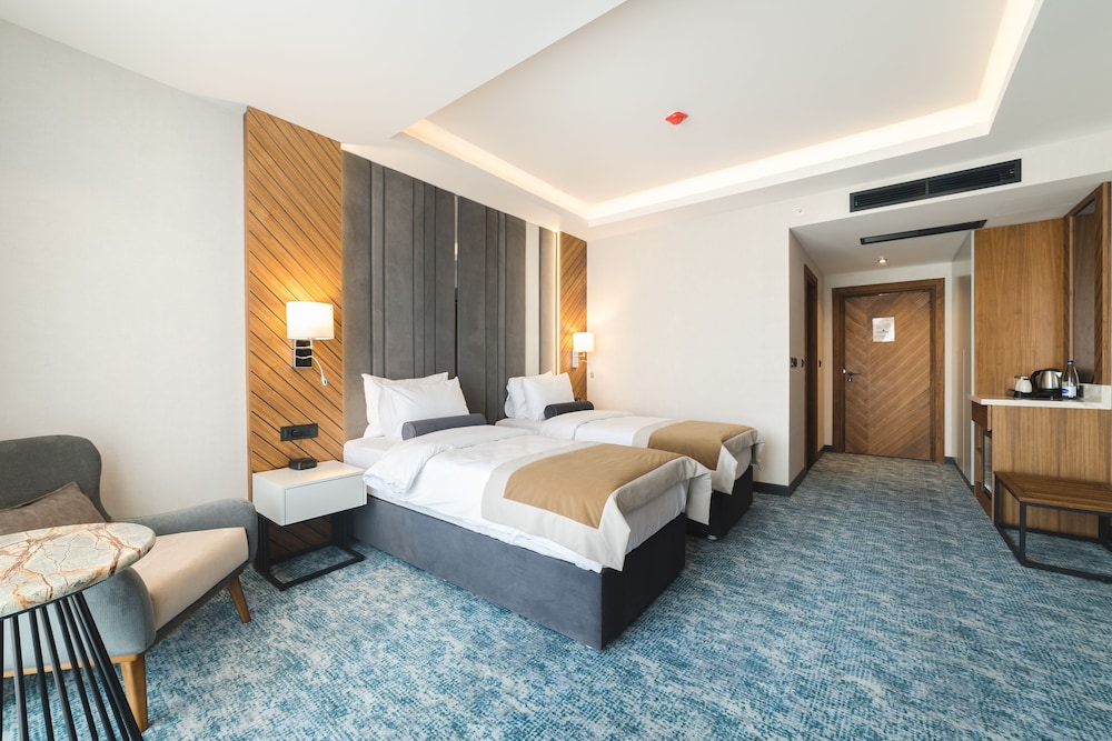 Standard Twin Room, 1 Bedroom, Ensuite, City View photo 1