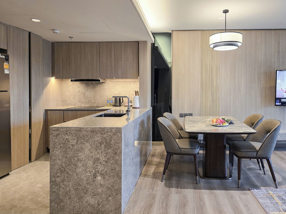Premier Suite, 1 Bedroom, City View photo 3