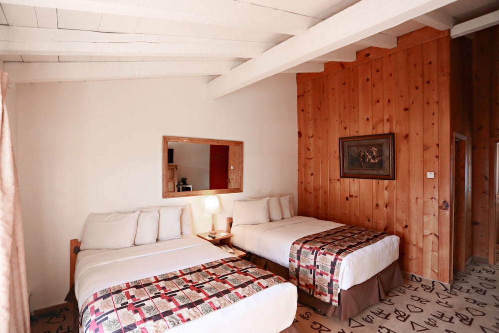 Standard Room, 2 Double Beds photo 3