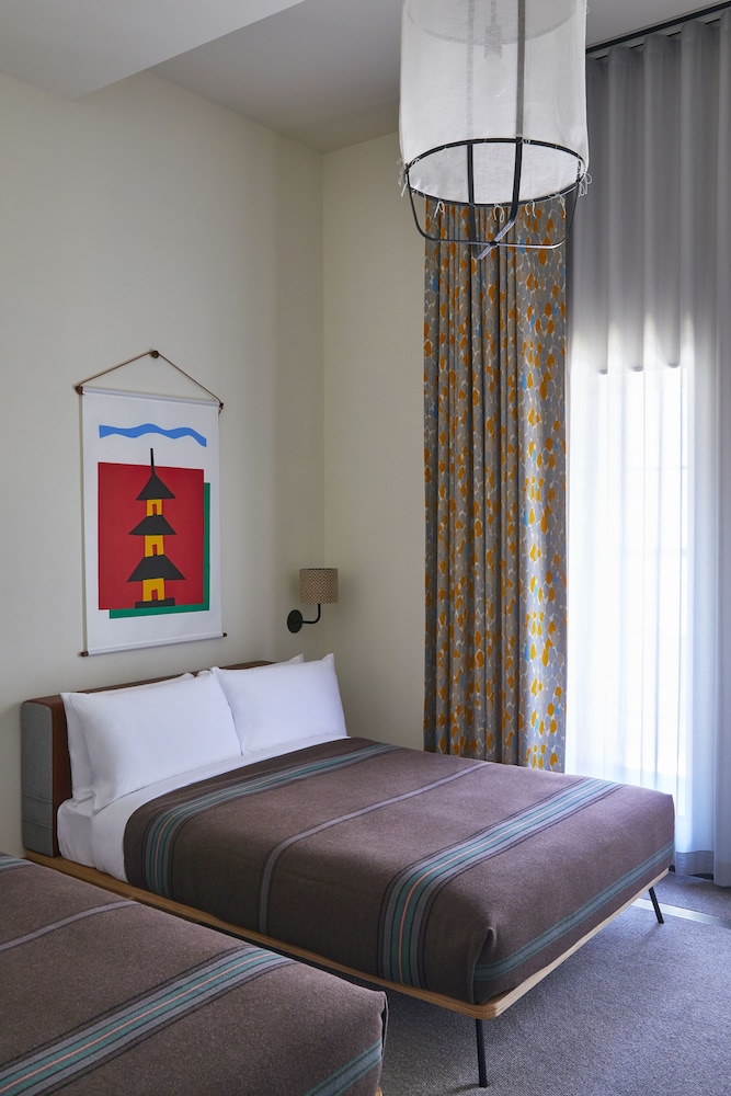 Loft Suite, Non Smoking (Sleeps: 2 adults and 2 children under 12 yrs) - Photo 3