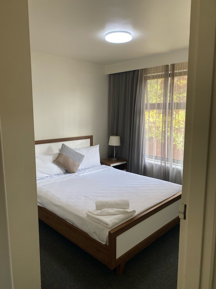 One Bedroom Apartment - Gipps Street Building - Photo 1
