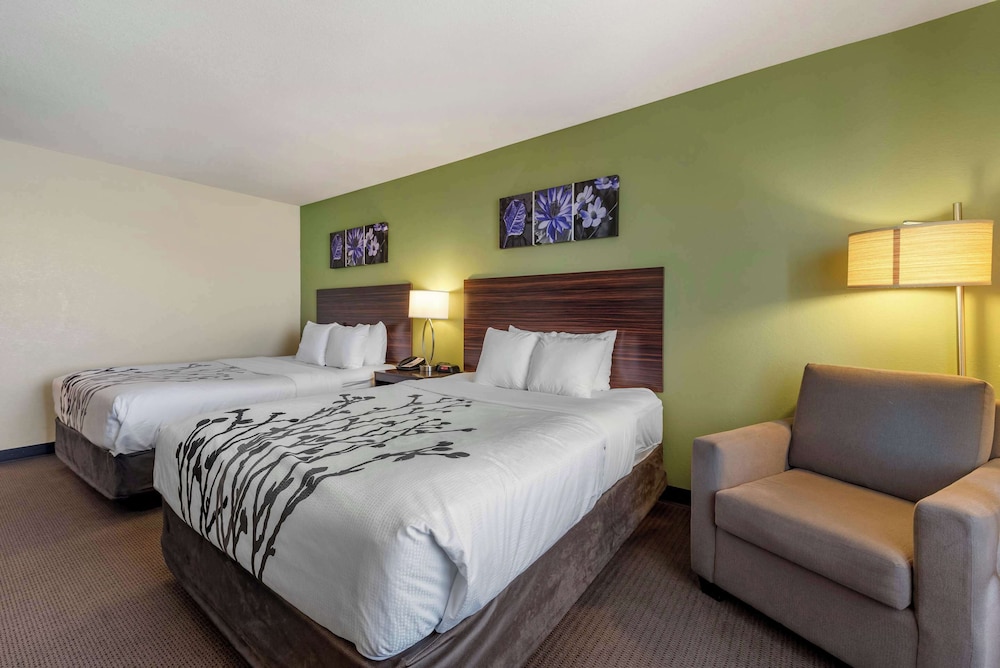 Room, 2 Queen Beds, Non Smoking - Photo 1