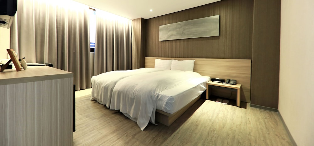 Economy Double Room without parking photo 3