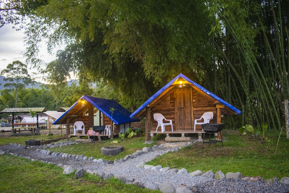 Basic Cabin photo 2