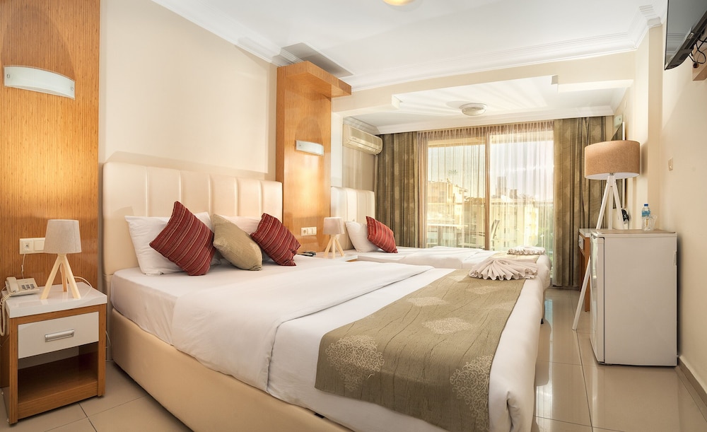 Standard Room, Pool View