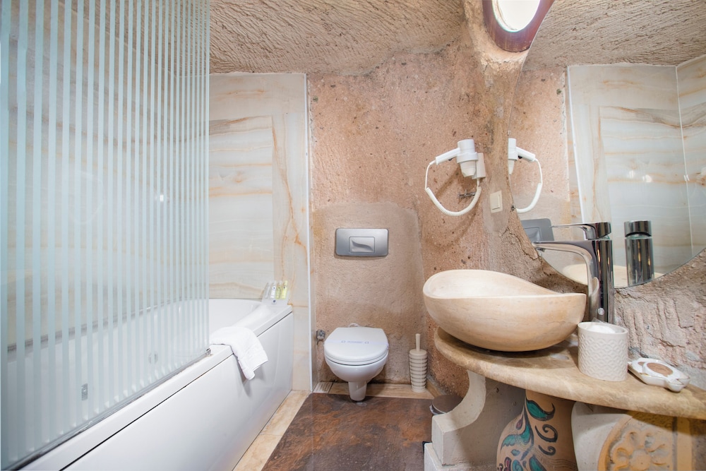 Family Cave Suite - Photo 15