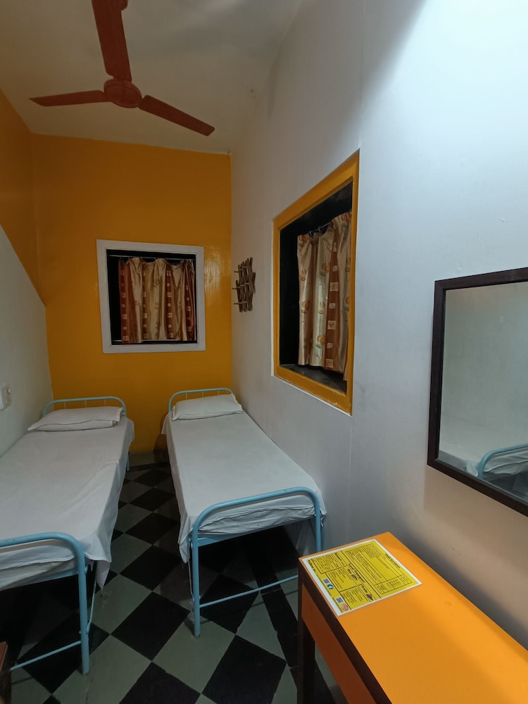 Basic Double Room - Photo 7