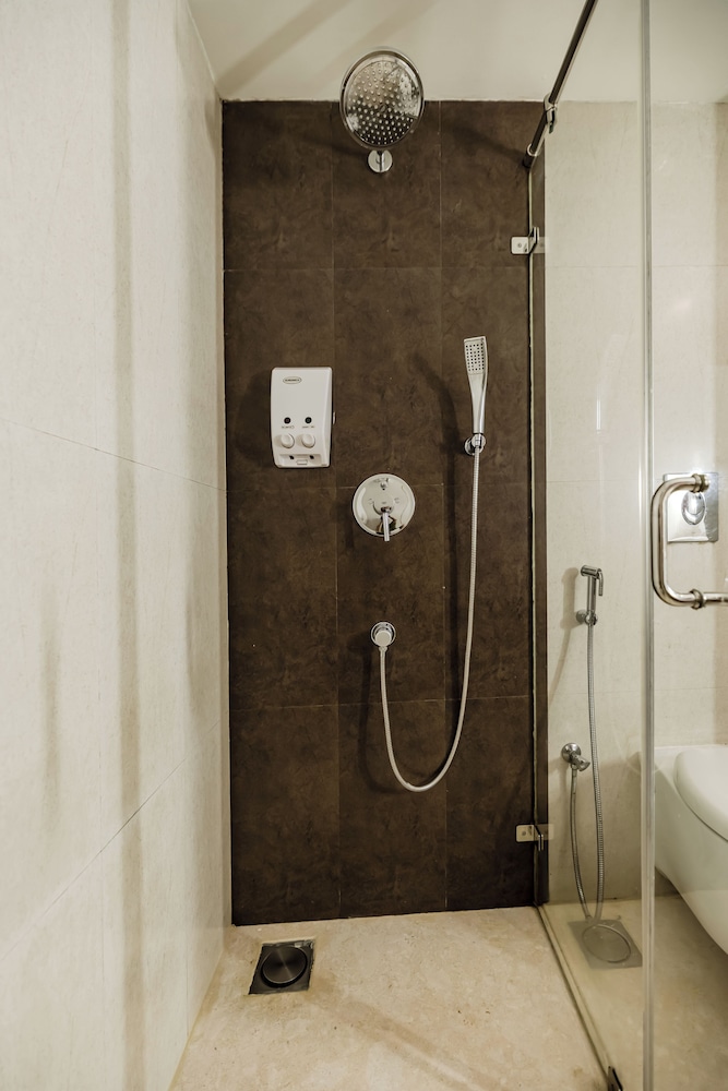 Deluxe Double or Twin Room, Accessible, Non Smoking photo 2