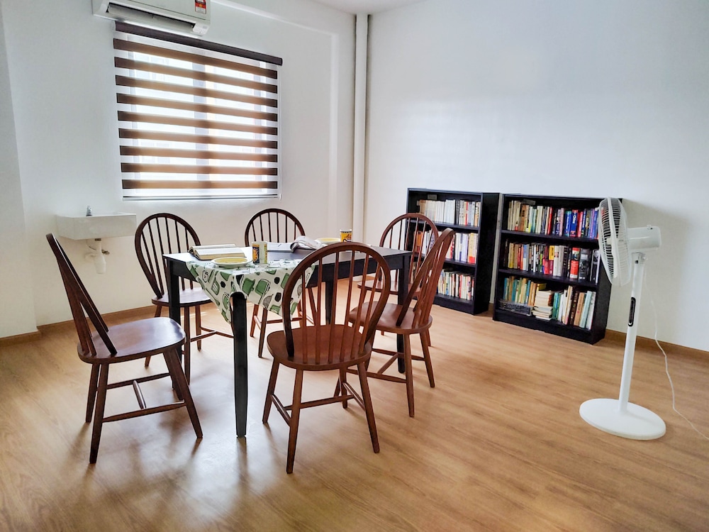 Executive Apartment - Photo 15