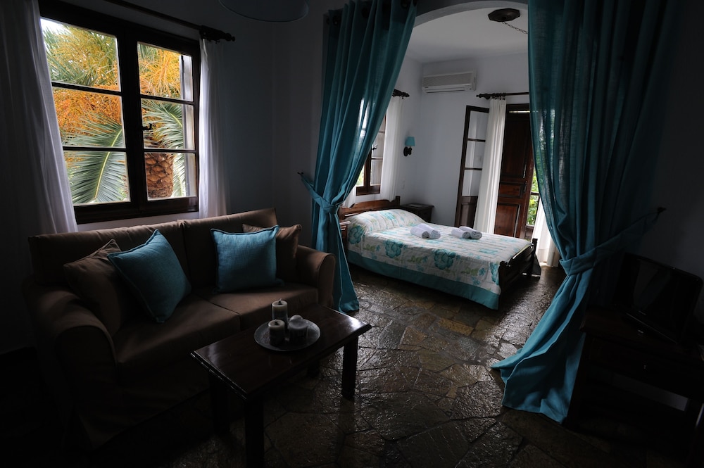 Suite, Multiple Beds, Non Smoking photo 2