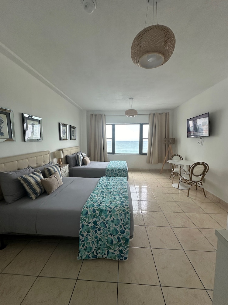 Traditional Studio, 2 Double Beds, Non Smoking, Sea View