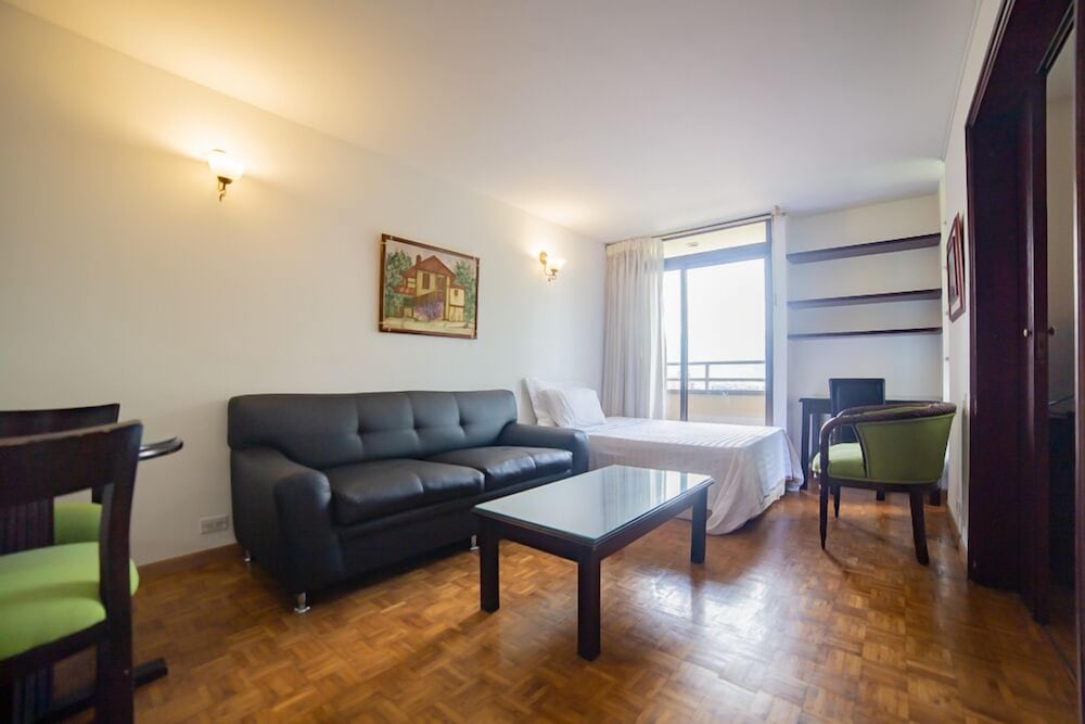 Standard Suite - Photo 4