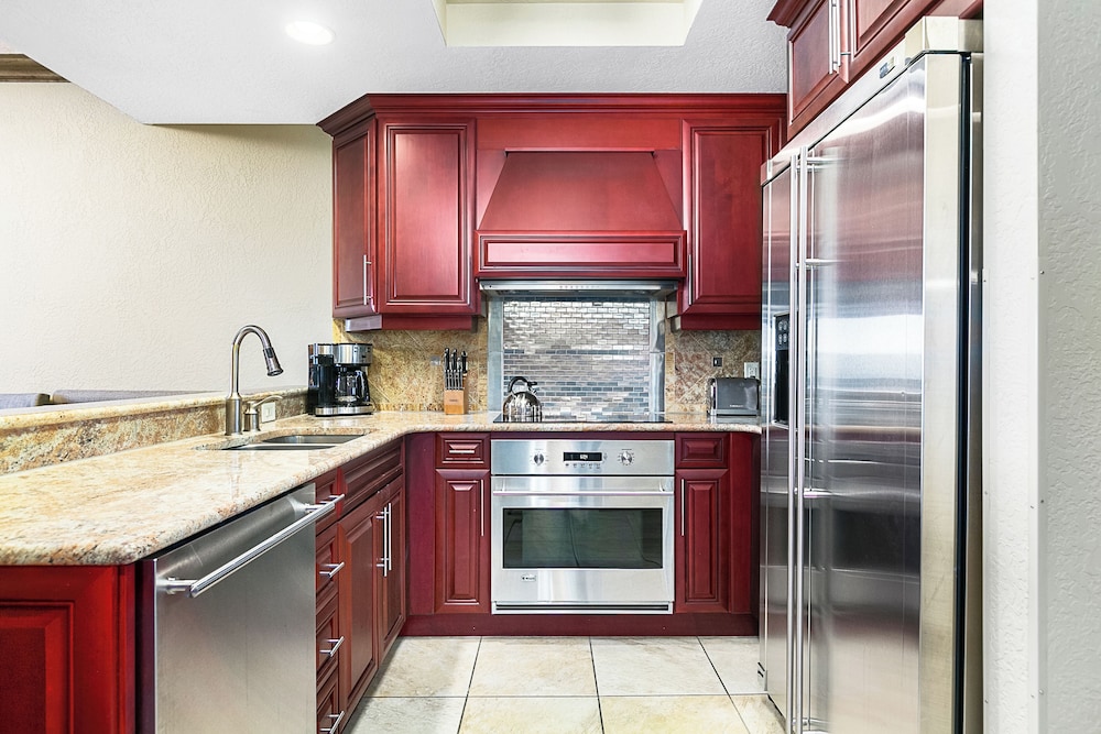Condo, 2 Bedrooms, Balcony photo 2