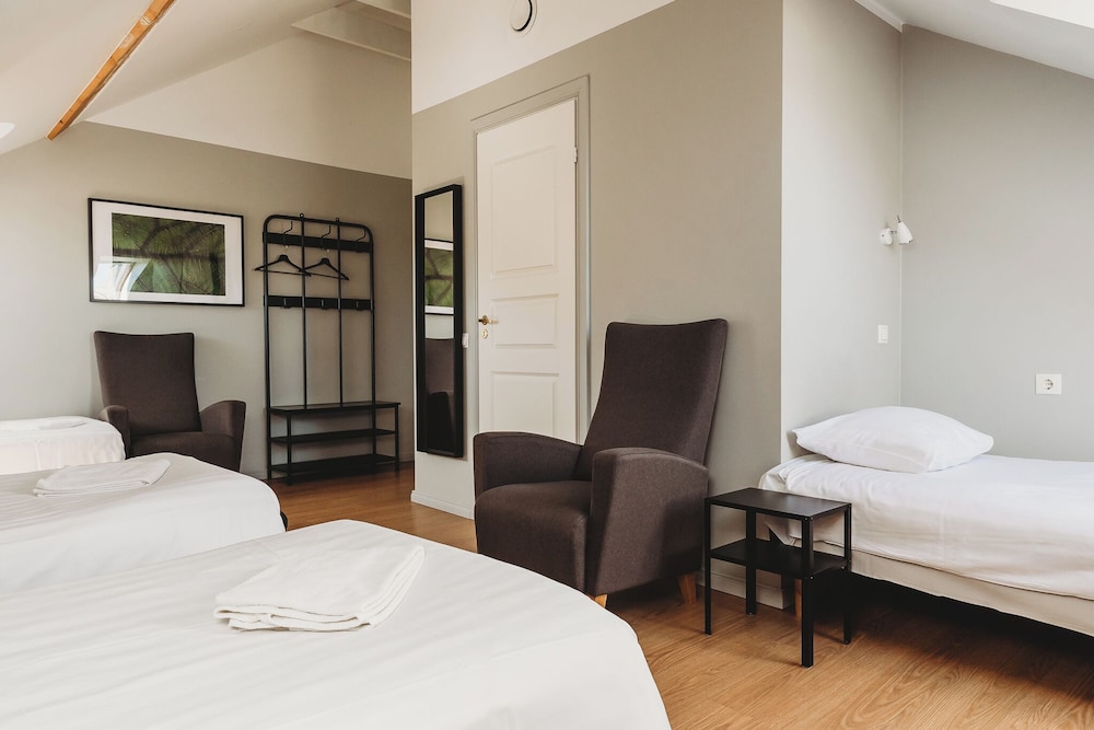 Quadruple Room, Private Bathroom (Top Floor, No Elevator) photo 1