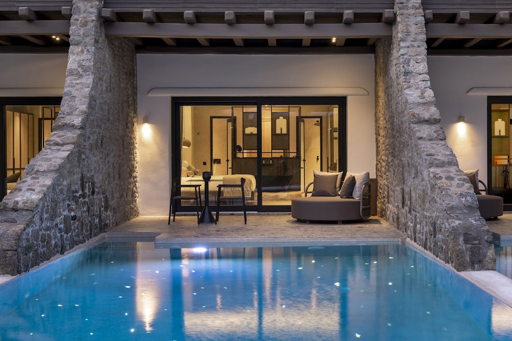 EON Junior Suite with Supreme Pool and Garden View - Photo 3