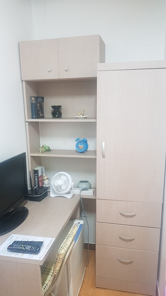 Standard Single Room, No Windows photo 2