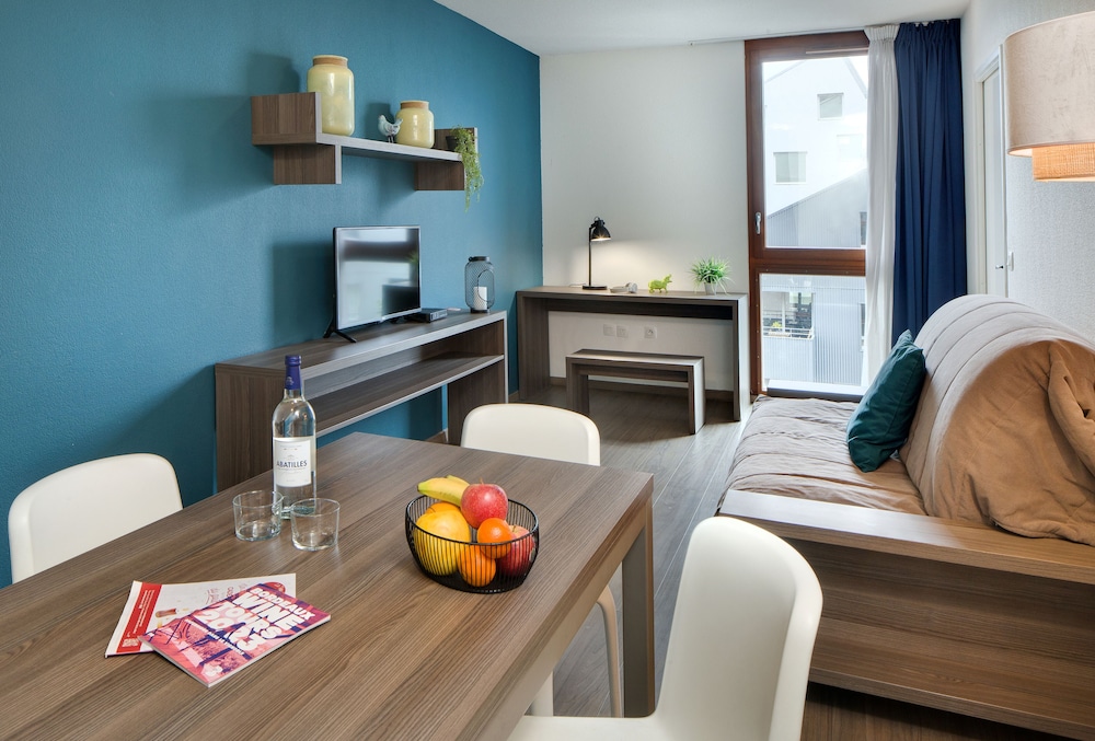 Family Suite, 1 Bedroom, Kitchenette photo 3
