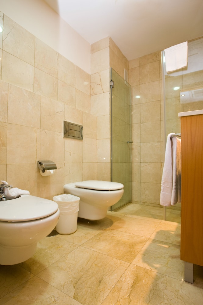Standard Apartment thumbnail 6
