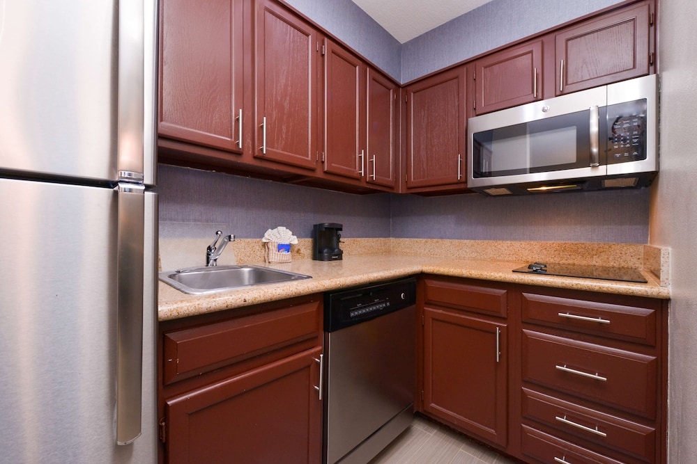 Suite, 2 Queen Beds - Photo 8