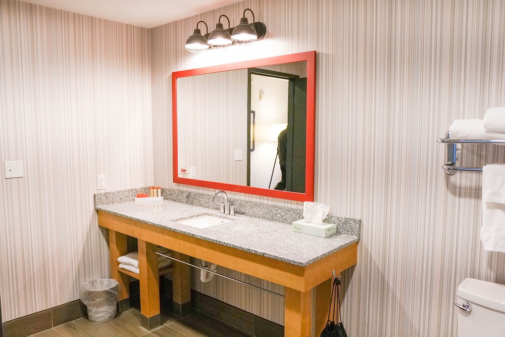 Premium Room, 2 Queen Beds, Balcony, Lake View photo 2
