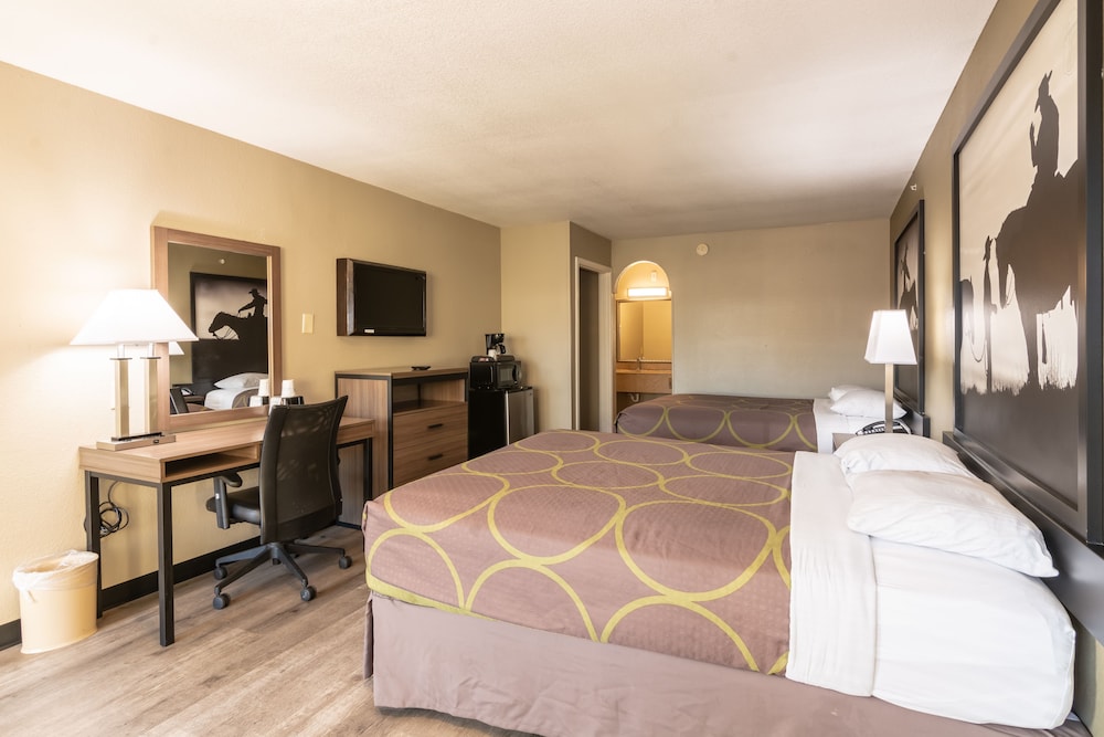 Standard Room, 2 Queen Beds - Photo 3