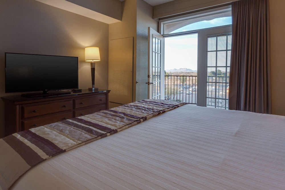Suite, 1 King Bed with Sofa bed, Refrigerator & Microwave (2 Rooms, Terrace)
