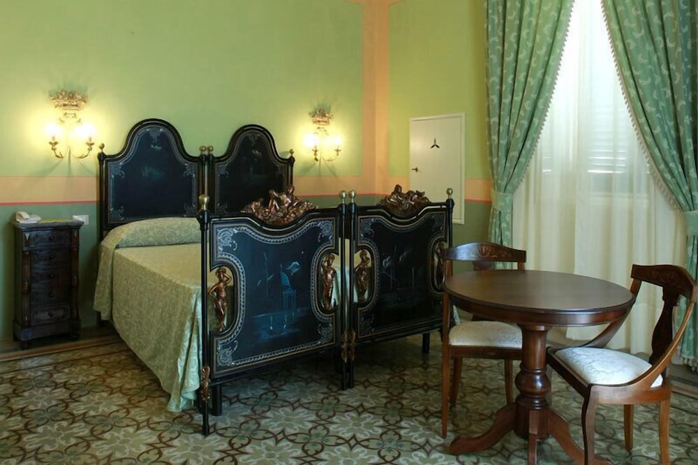 Comfort Room photo 2