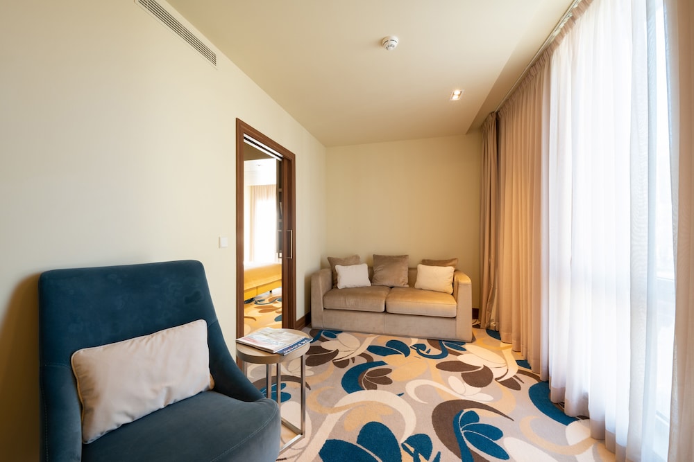 Suite (with 1 extrabed, 2 adults + 1 kid)