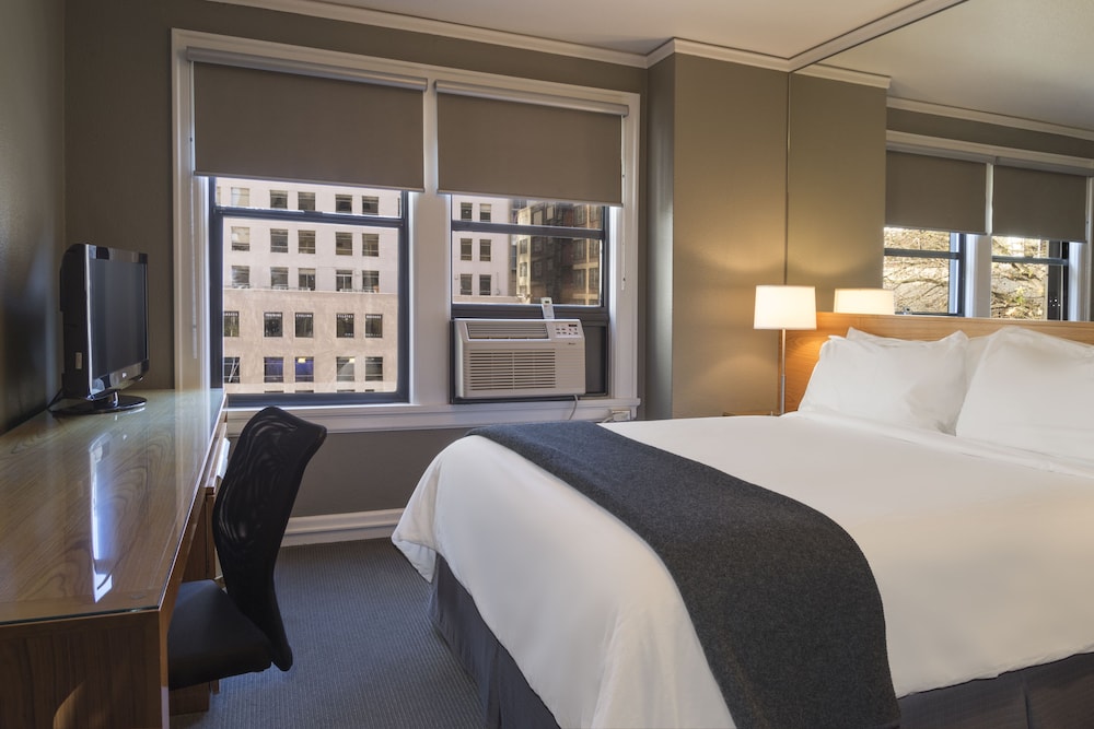 Standard Room, 1 King Bed, Accessible (Accessible Modern King) - Photo 1