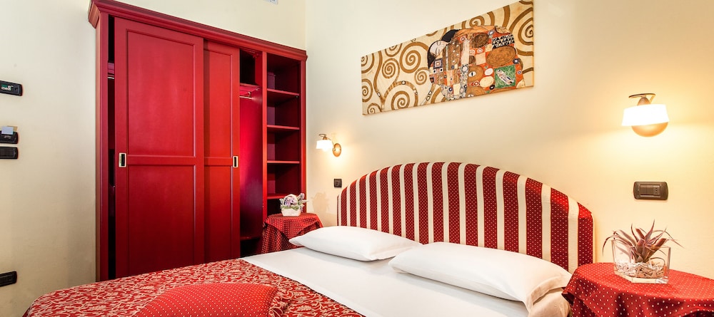 Standard Double or Twin Room - Photo 2