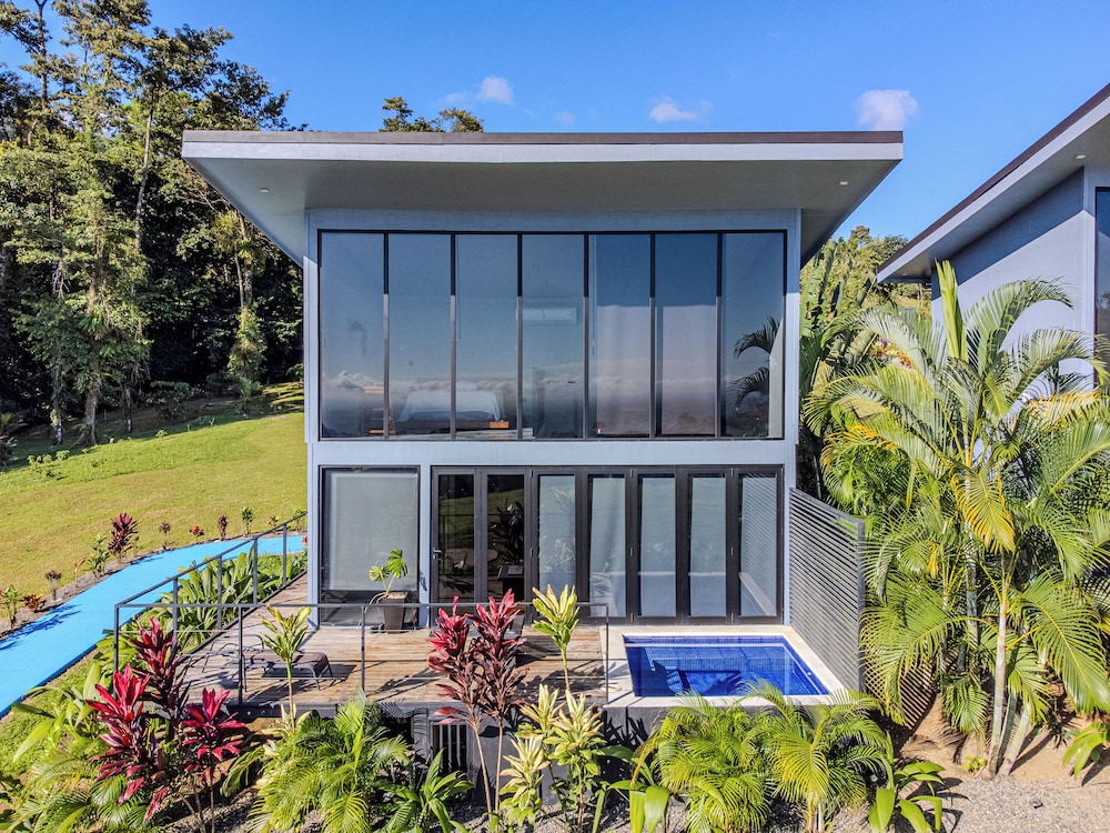 Superior Bungalow, Private Pool, Hill View