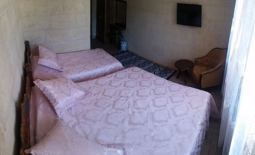 Deluxe Triple Room, 1 Bedroom, Hill View photo 1