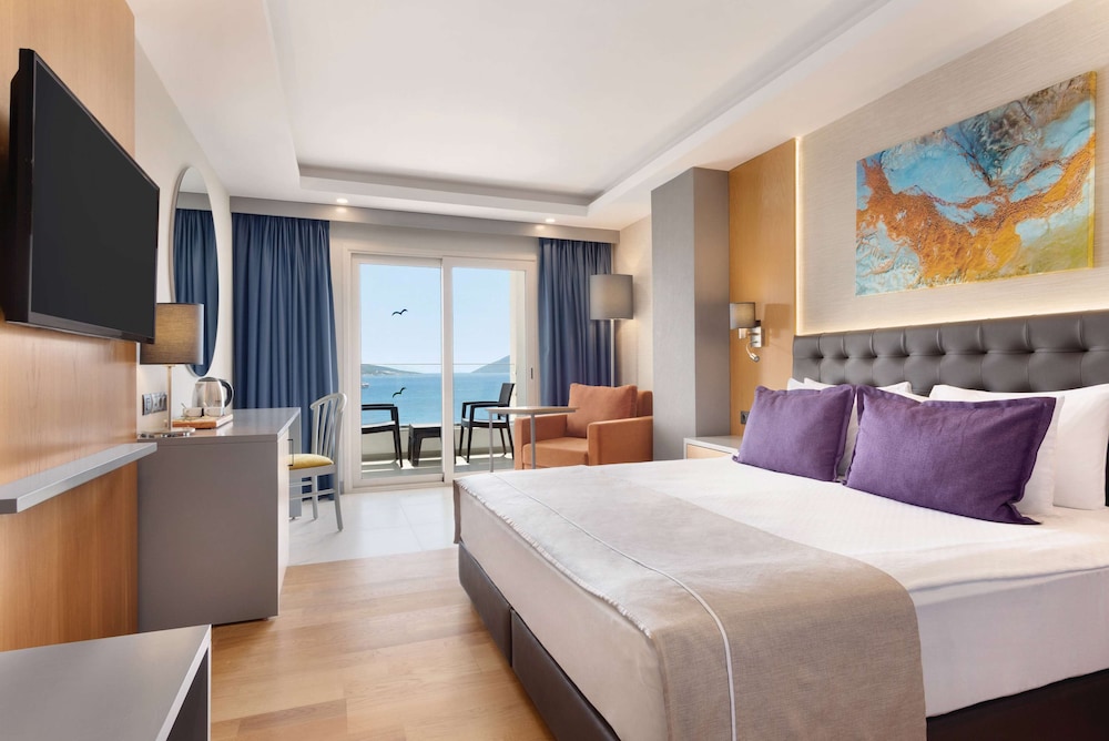 Deluxe Room, 1 Double Bed, Sea View - Photo 3