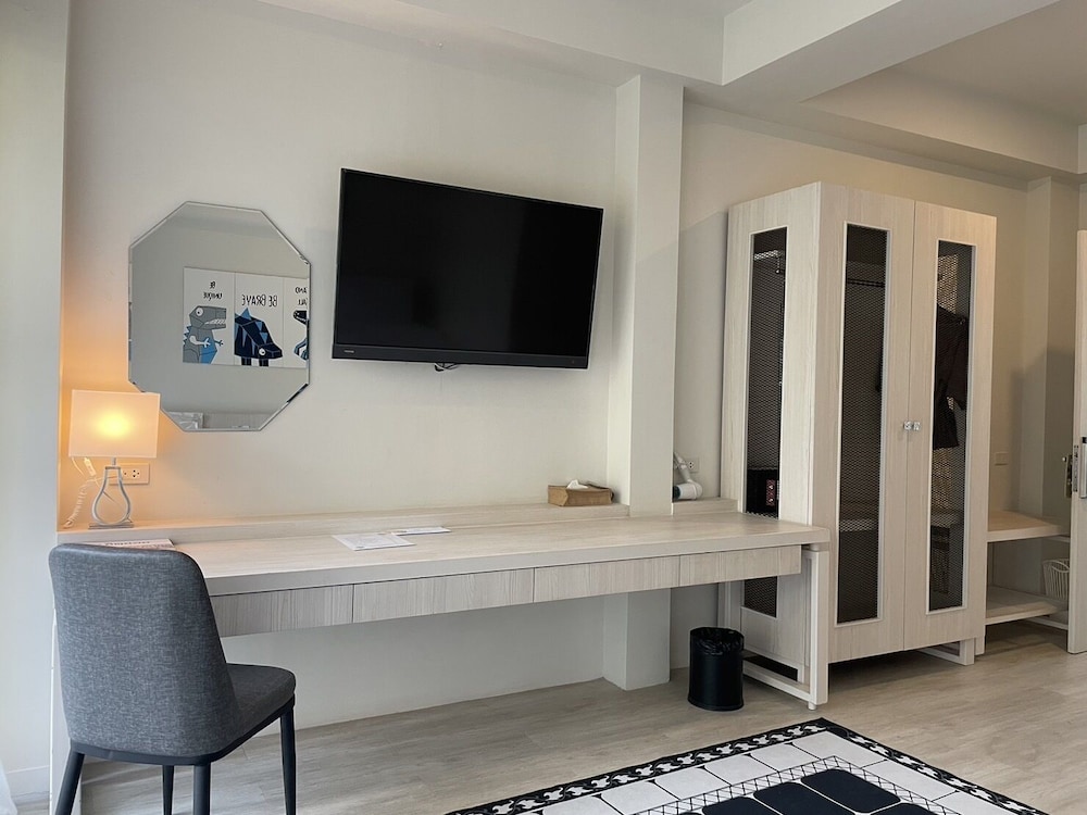 Premier Twin Room, 1 Bedroom - Photo 2
