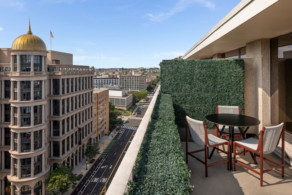 Junior Suite, 1 King Bed with Sofa bed, Terrace, City View - Photo 2