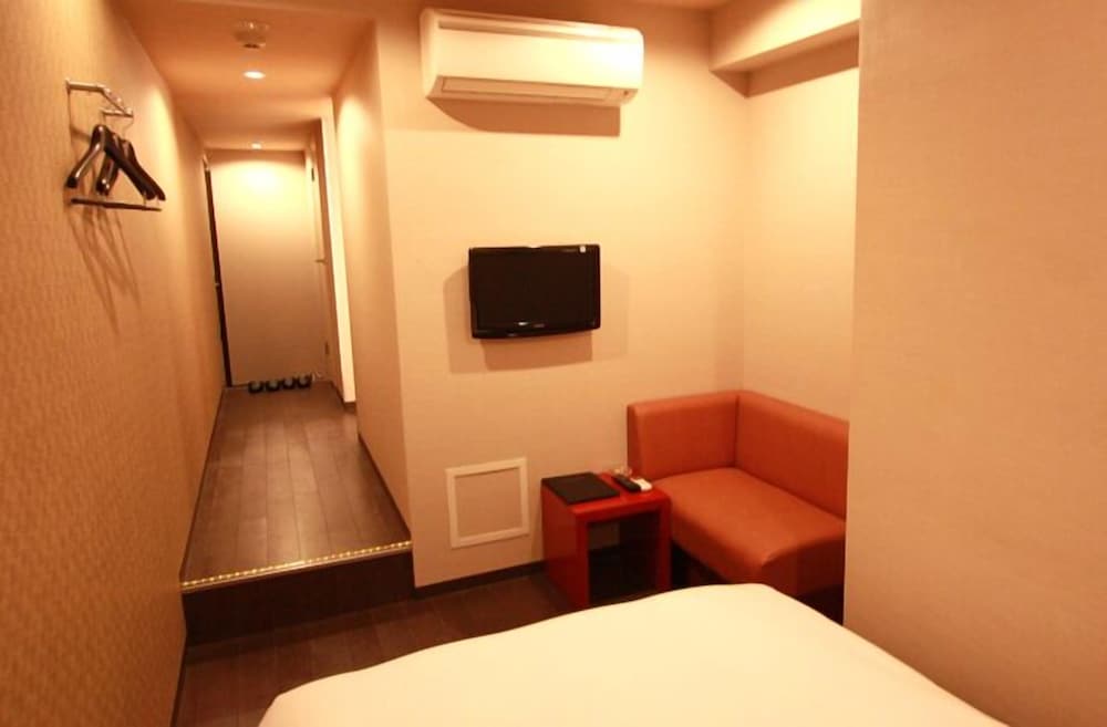 Economy Double Room, 1 Double Bed, Smoking (Check in after 15:00) photo 1