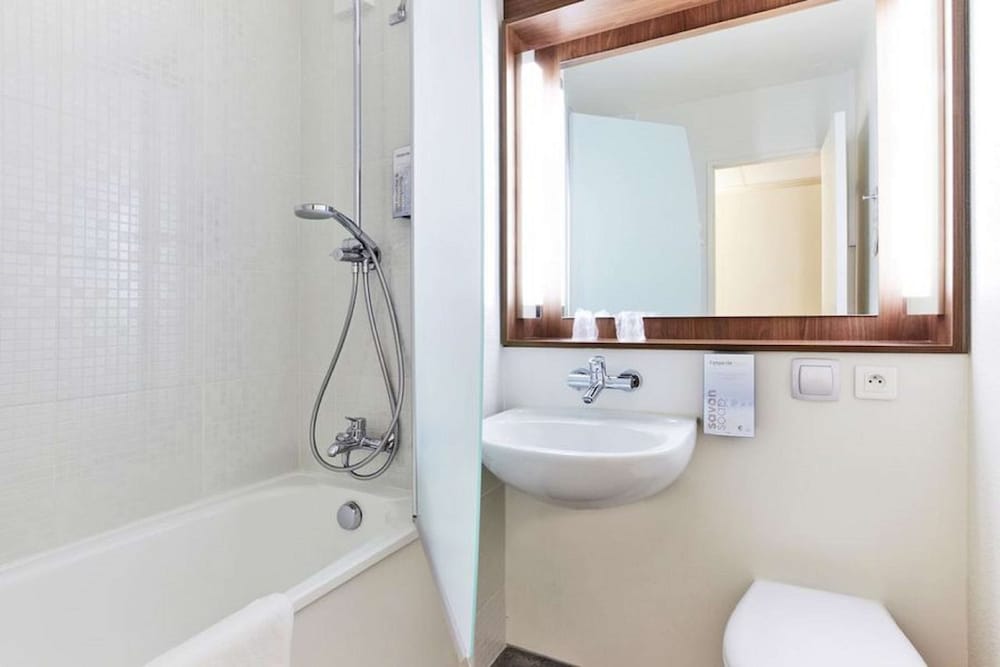 Standard Room, 1 Double Bed - Photo 10