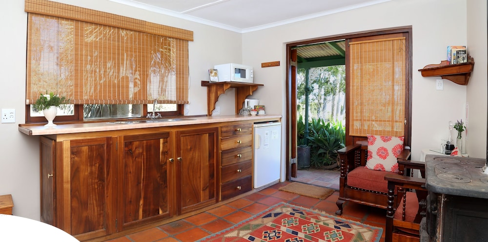 Luxury Cottage, 1 Bedroom, Mountain View (Small cottage: Guineau Fowl) photo 3