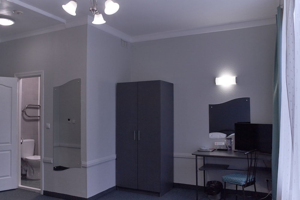 Standard Twin Room - Photo 4