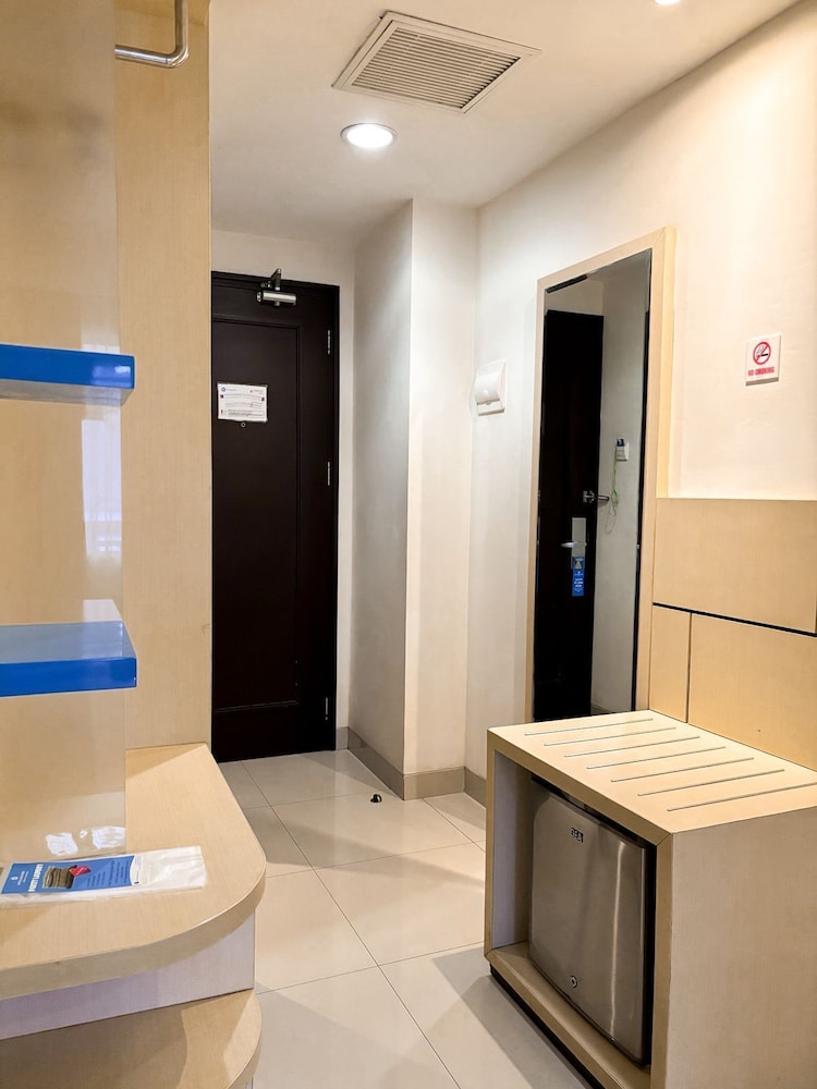 Deluxe Twin Room, Non Smoking photo 2