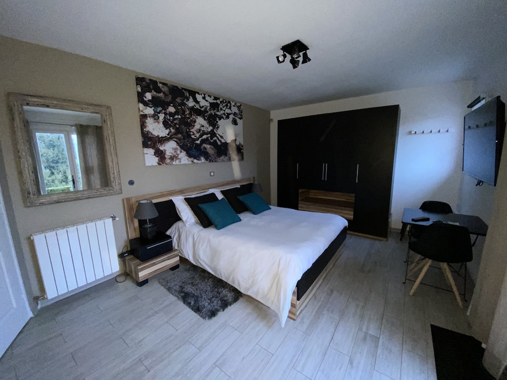Classic Double Room (Sable) photo 1