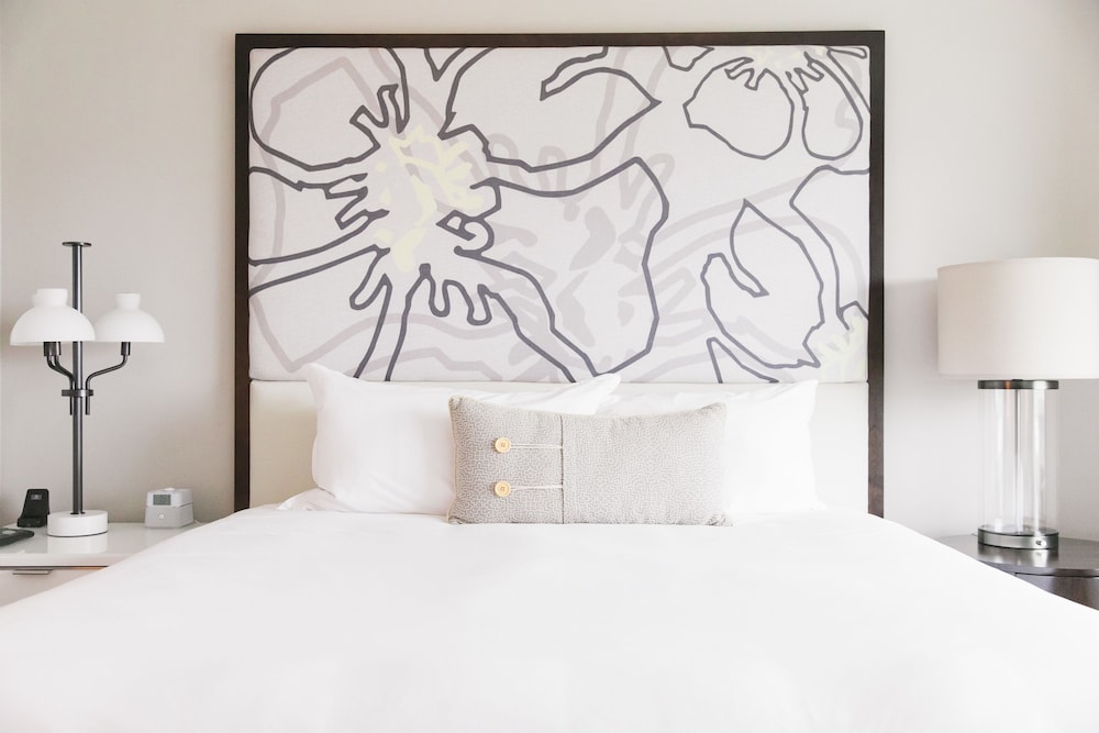 Executive Room, 1 King Bed (Mobility Accessible, Roll-In Shower) photo 3