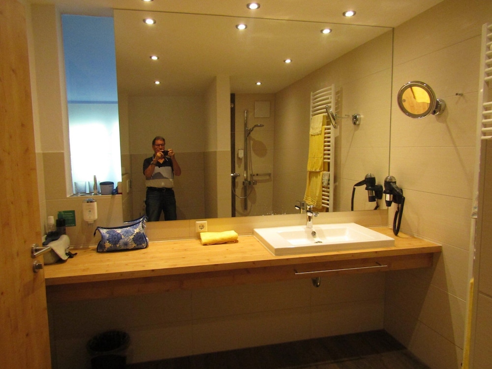 Deluxe Double Room, Accessible photo 3