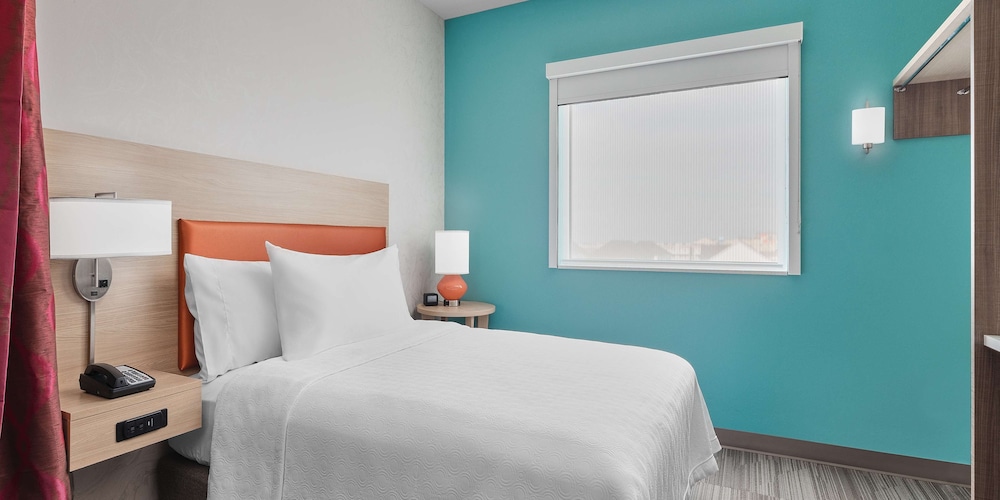 Suite, 1 Queen Bed, Accessible (Mobility & Hearing, Roll-in Shower) photo 1