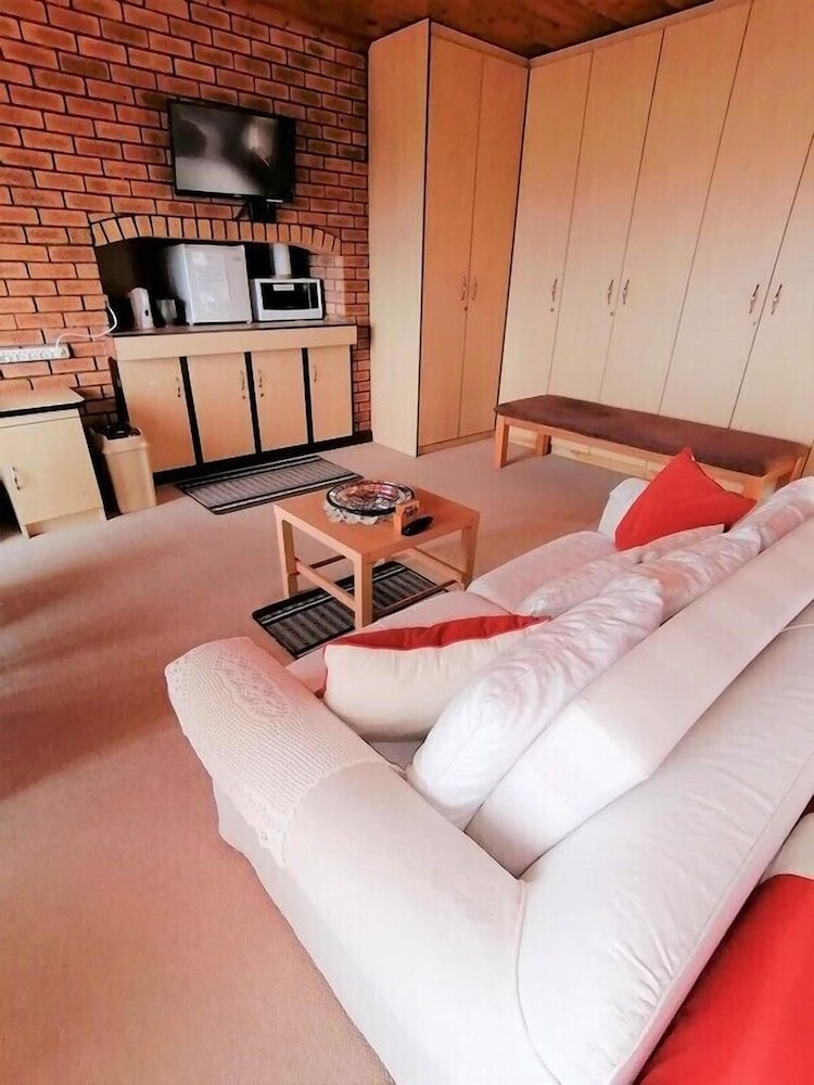 Deluxe Room, 1 King Bed photo 2
