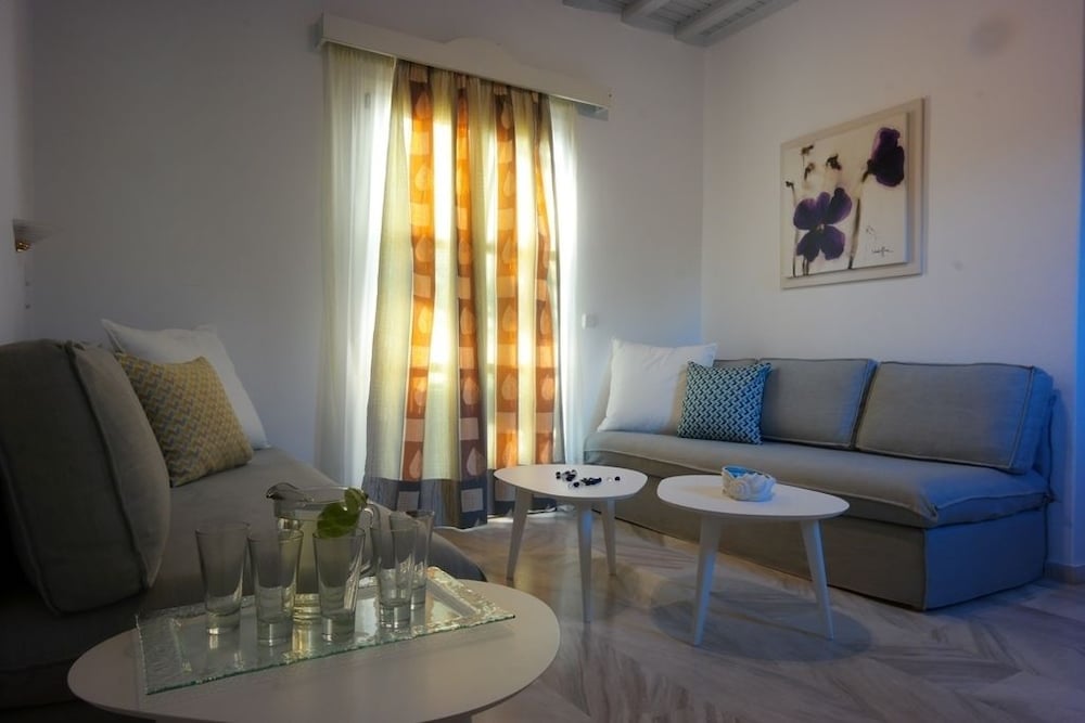 Room, 1 Bedroom - Photo 3