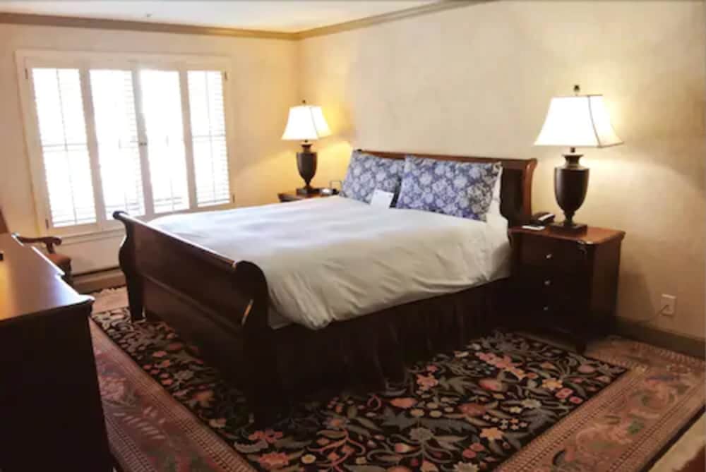 Room, 1 King Bed, Busy Lombard Street