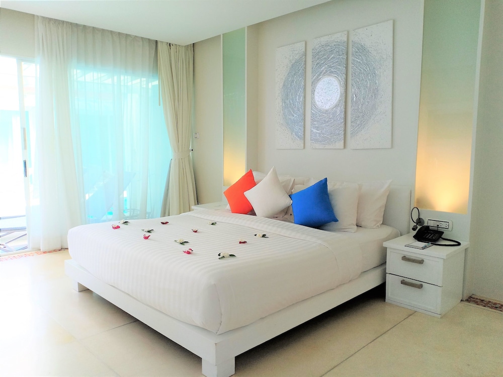 Deluxe Villa, Pool Access - Photo 6